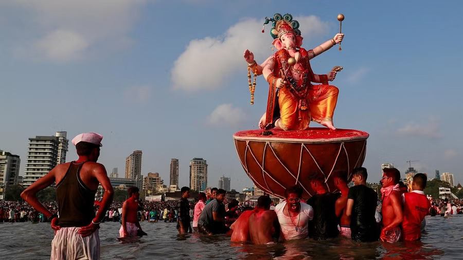 17,187 idols immersed in Mumbai