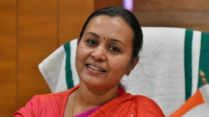 Bribery charges crop up against Kerala Minister's personal staff
