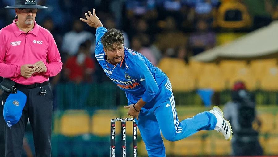 Kuldeep leads fightback