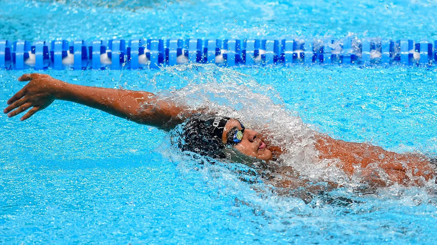 Mens 4x100m medley team smashes national record