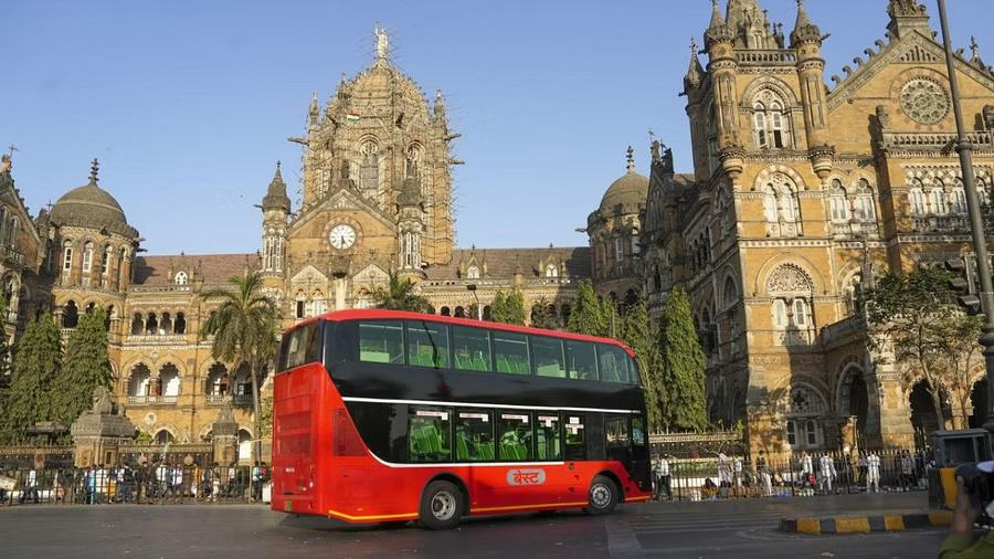 Mumbai to bid adieu to iconic red double-decker