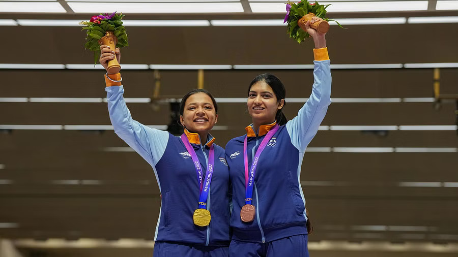Sift Kaur Samra shoots gold Ashi Chouksey bags bronze
