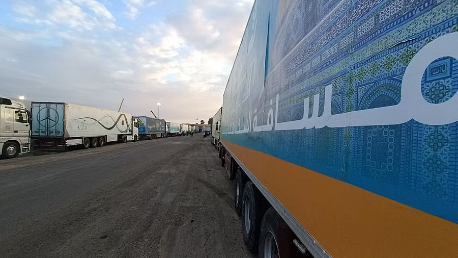 Second aid convoy enters Gaza Strip from Egypt