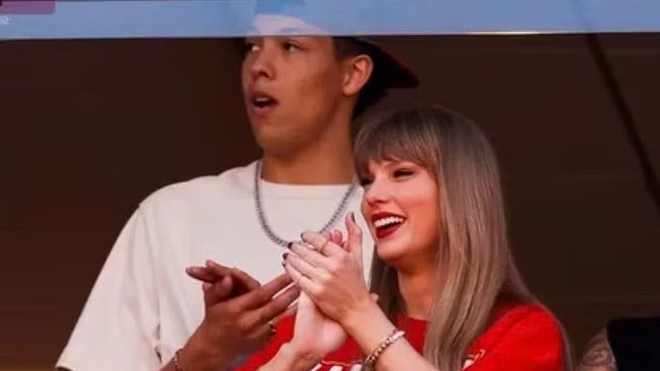 Who is Jackson Mahomes why swifties are concerned