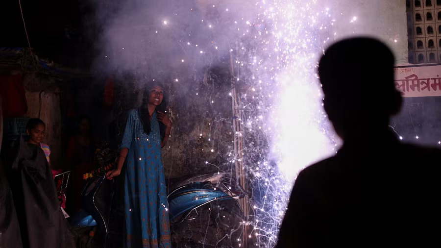 Diwali First 12 hours of Monday see pollution spike in 11 cities