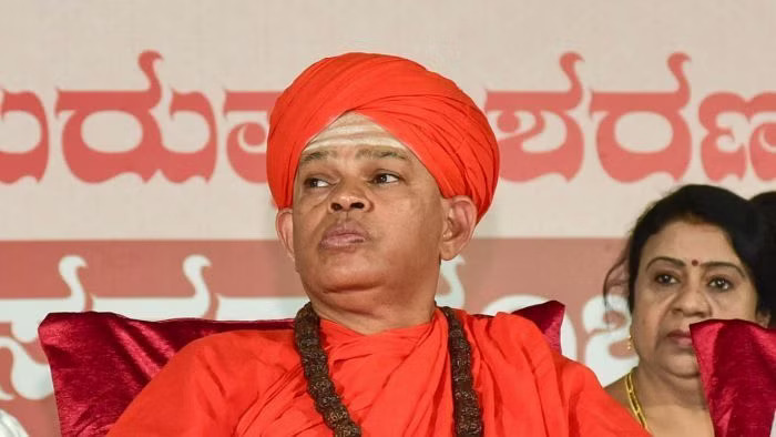 Murugha Mutt seer walks out of jail three hours after arrest