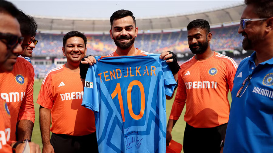 Prized possession for Kohli Tendulkar gifts him iconic No. 10 jersey