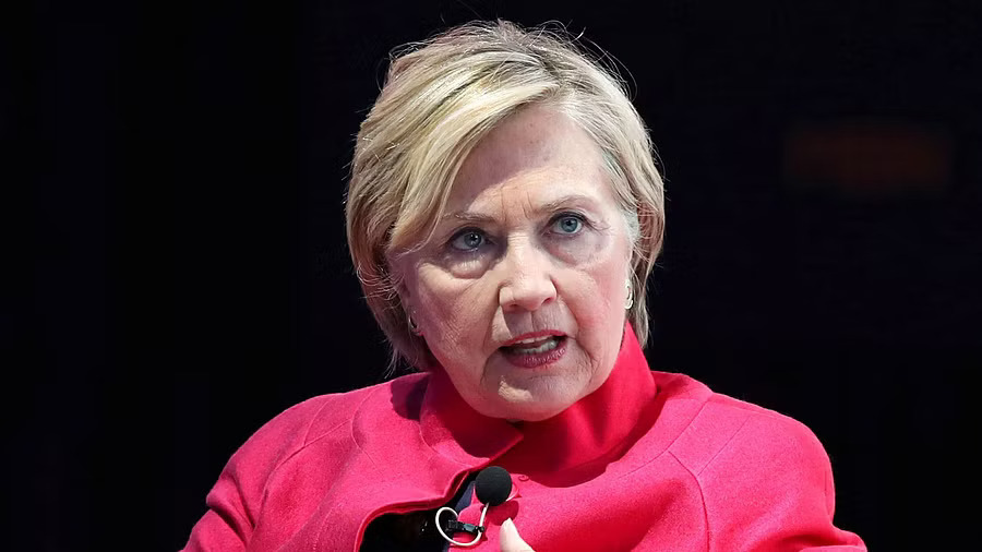 Student protesters walk out of Hillary Clintons class at Columbia