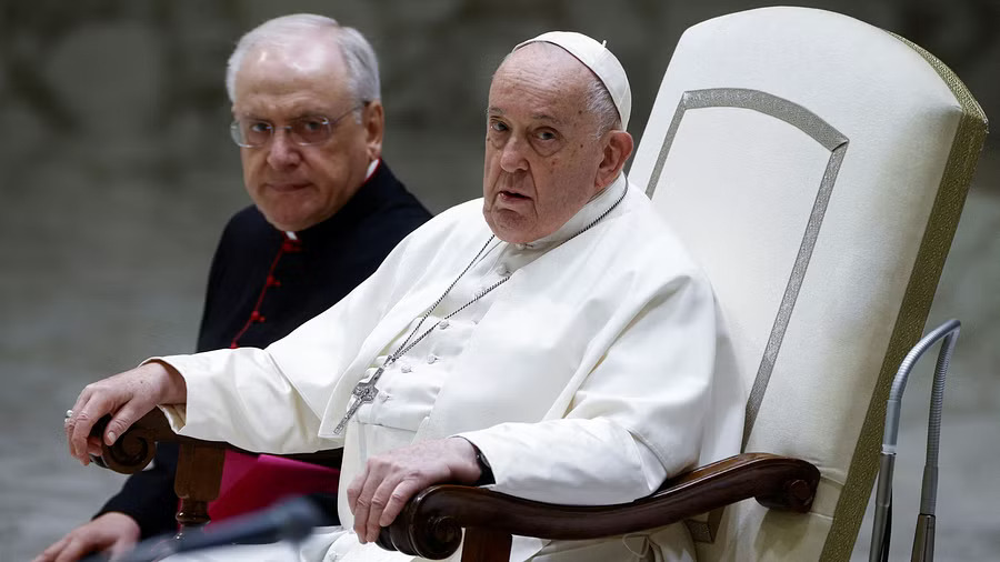 Ailing Pope Francis feeling much better voice still weak(2)