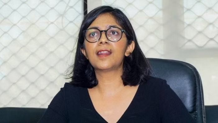 Dark spots at Delhi bus stops DCW chief Maliwal issues notice to PWD