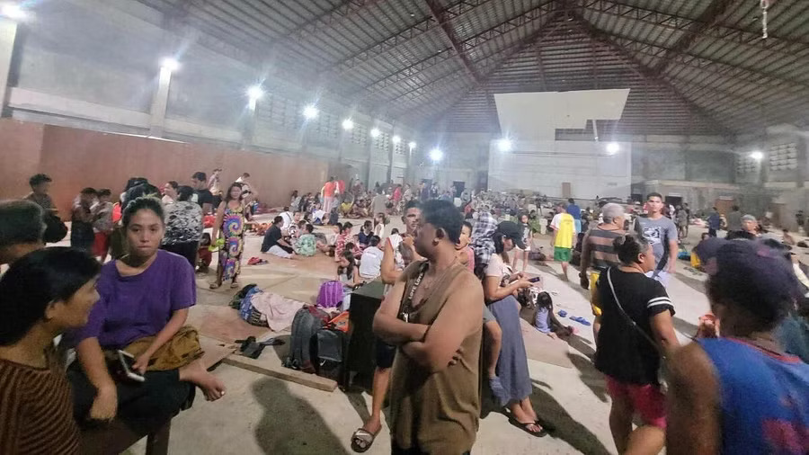 Philippine quake aftershocks force thousands to stay in evacuation centres