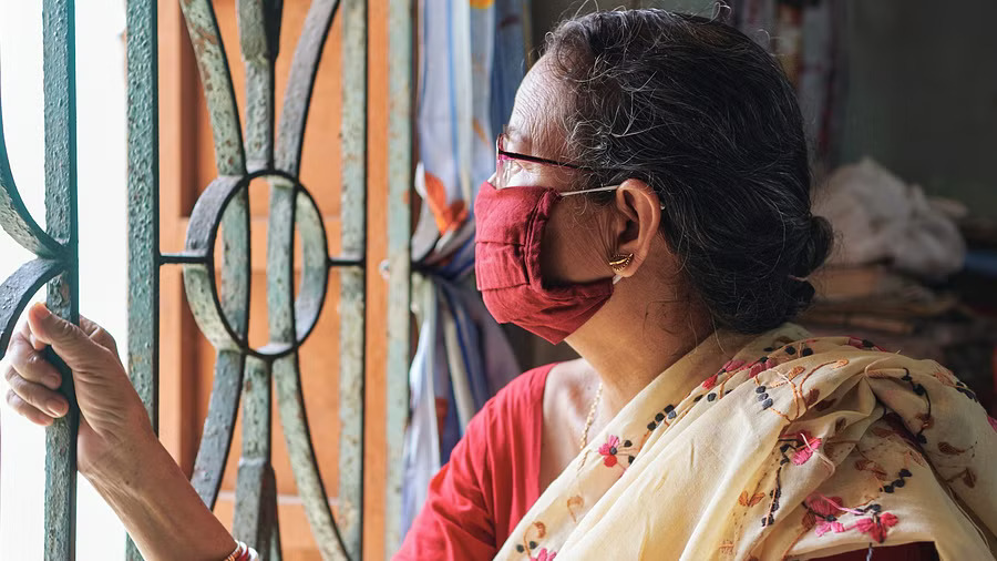 Senior citizens in Karnataka told to restart wearing masks in public as Covid cases spike in Kerala