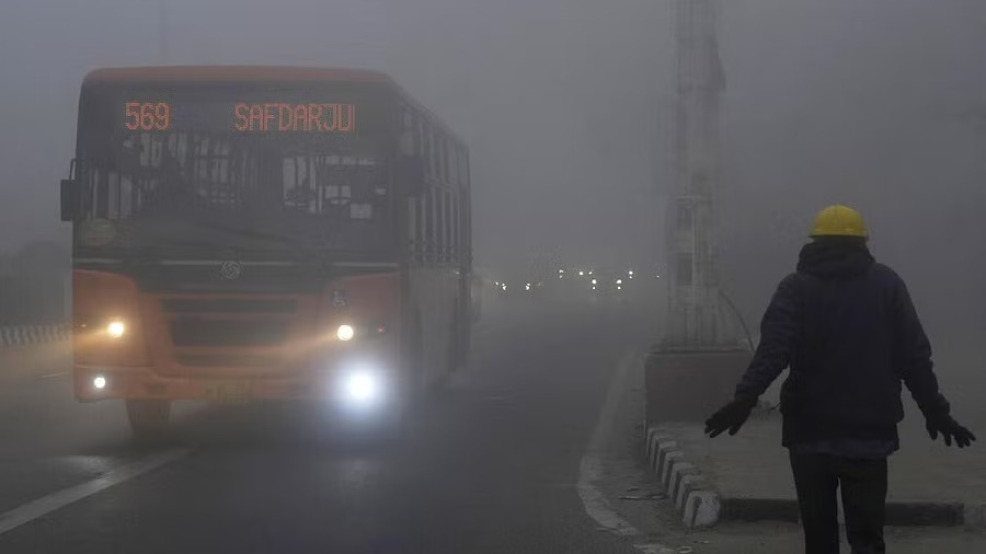 30 trains to Delhi delayed as fog engulfs capital again