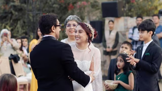 Aamir Khan ex-wife Reena Dutta share an adorable moment with daughter Ira Khan at her wedding watch