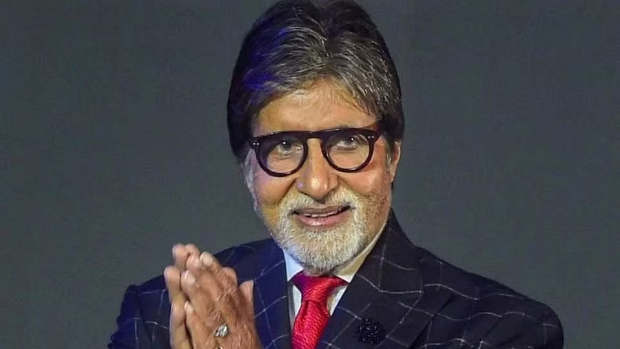 Amitabh Bachchan reveals he underwent hand surgery