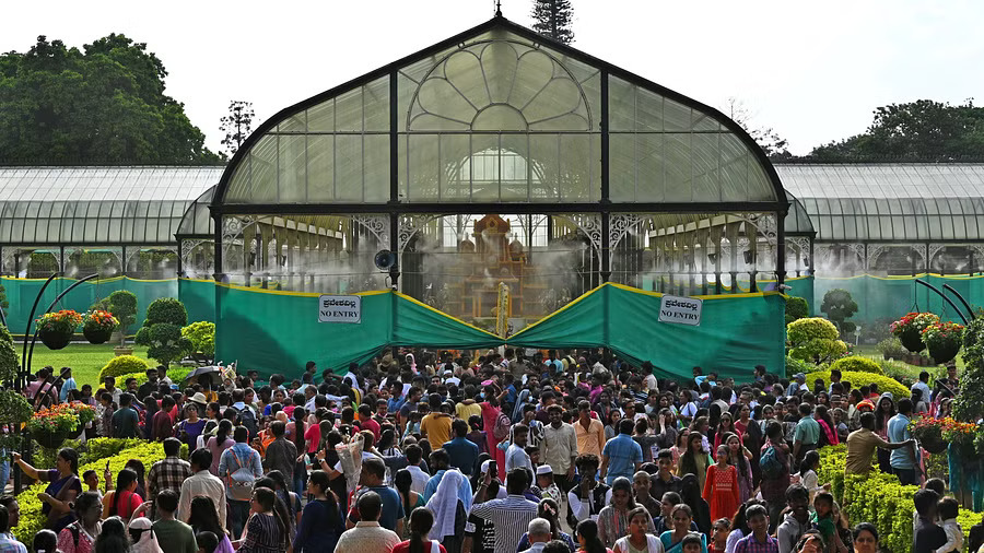 Bengalurus Lalbagh gears up for R-Day flower show