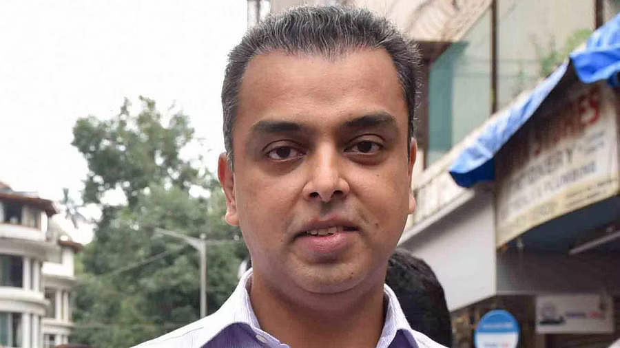 Felt suffocating toxic Milind Deora slams Congresss politics