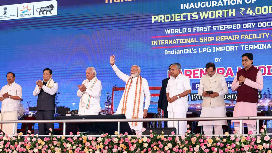 PM Modi commissions Rs 4,000 cr worth projects in Kerala