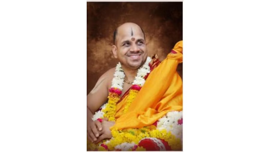 Puthige mutt seer ascends Paryaya Peeta in Udupi