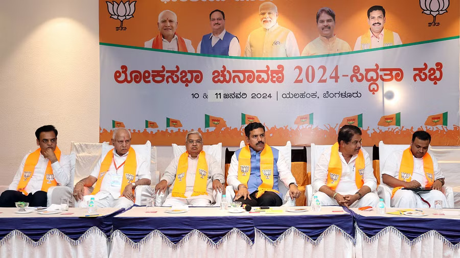 Thumbs down for a few sitting MPs at Karnataka BJP meet