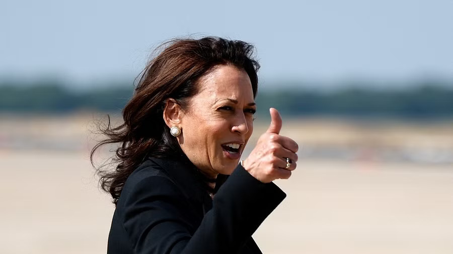 US Vice President Kamala Harriss plane diverted because of storm