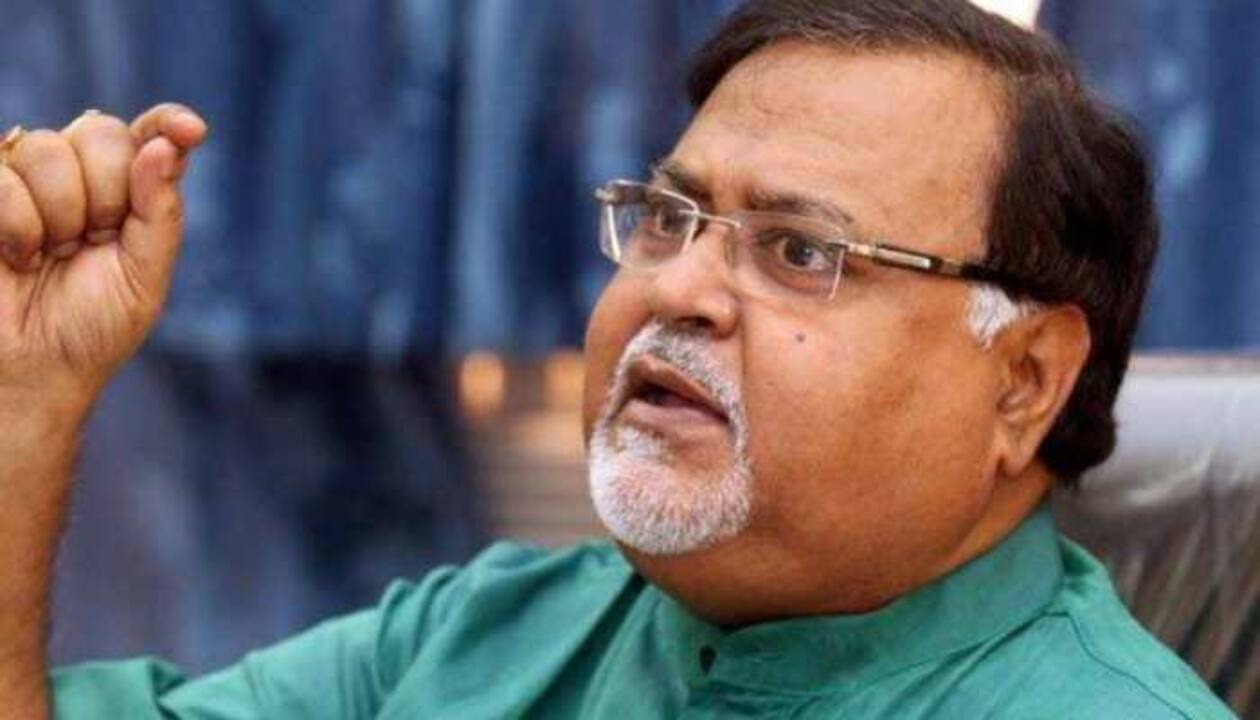 Partha Chatterjee, accused in scam worth crores, had only Rs 6,300 cash in 2011