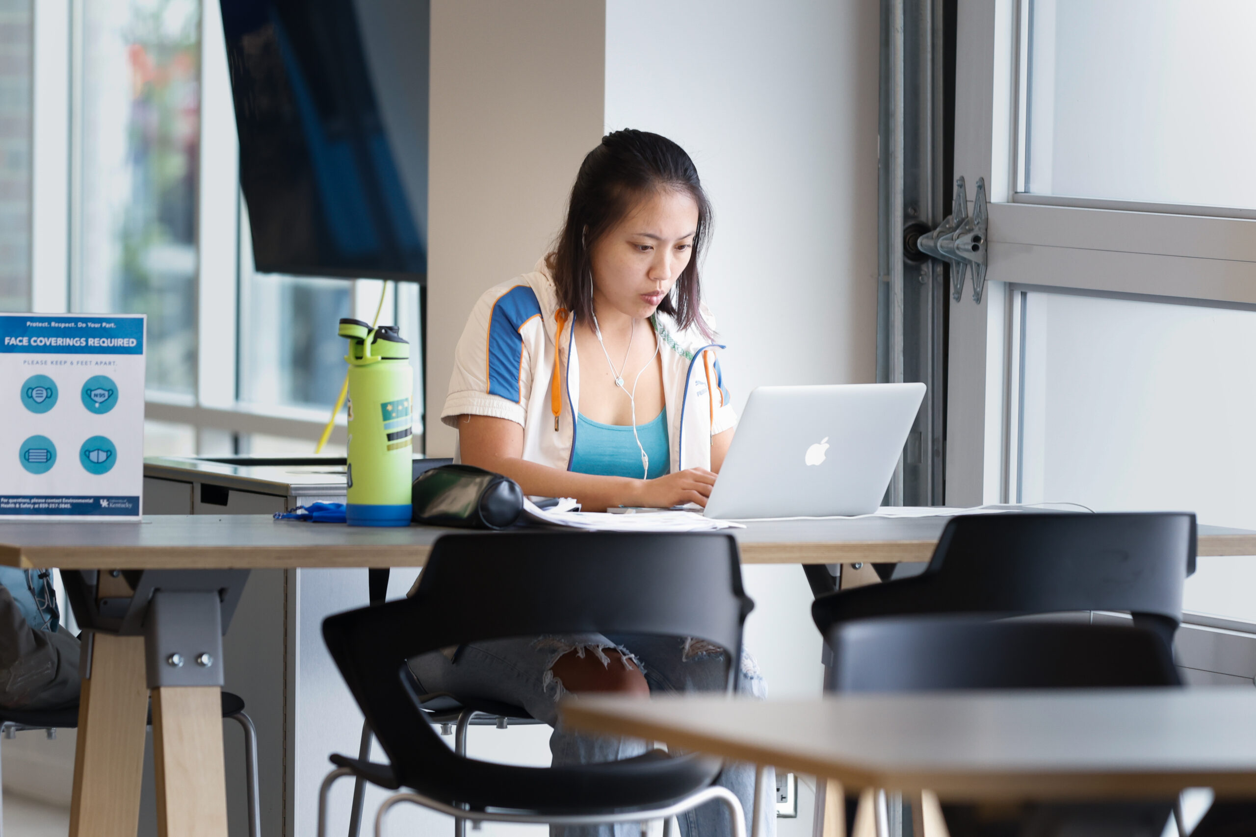 Studying in Cornerstone on October 5, 2021. Photo by Mark Cornelison | UKphoto