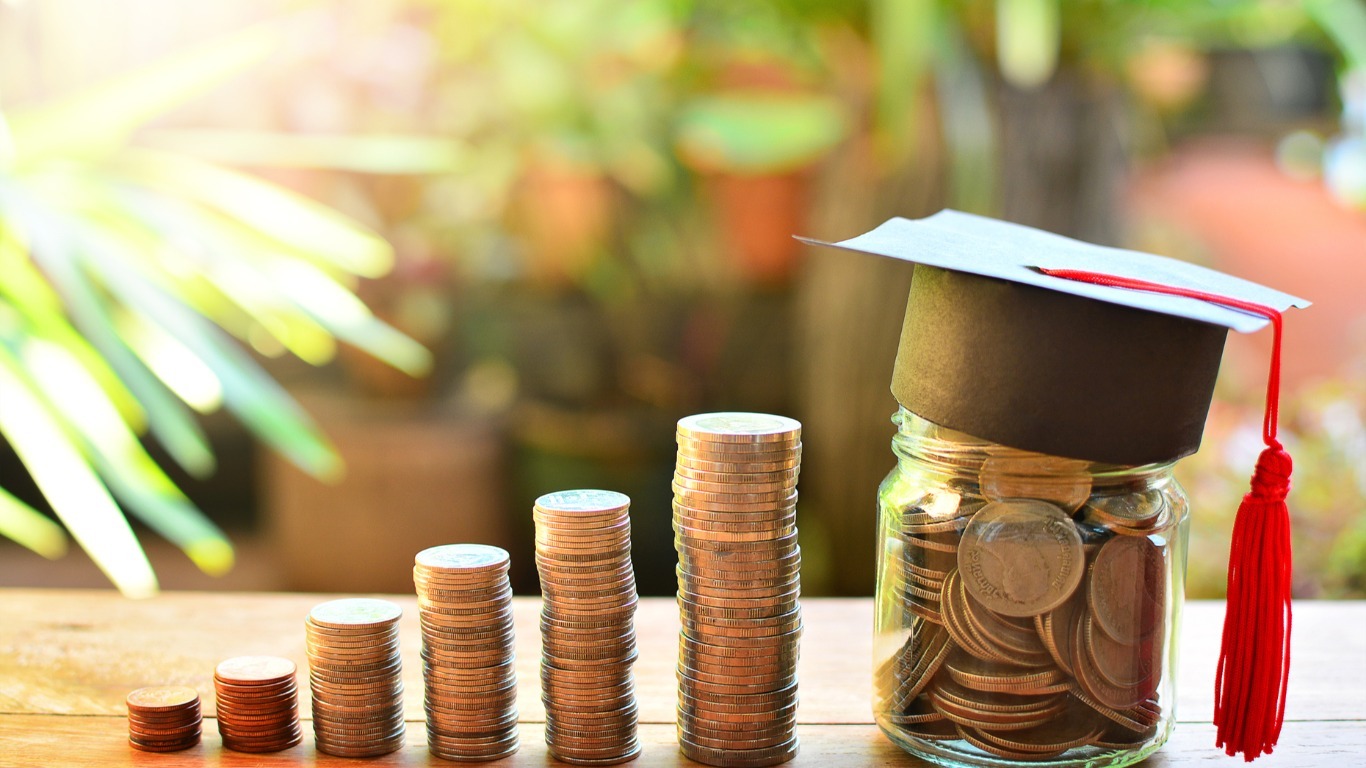 How to help children pay for university (1)