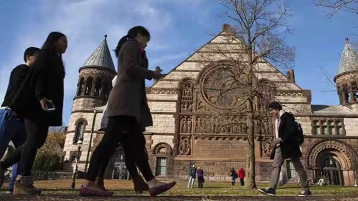 No appetite to boost university funding leaves sector wooing more overseas students (1)