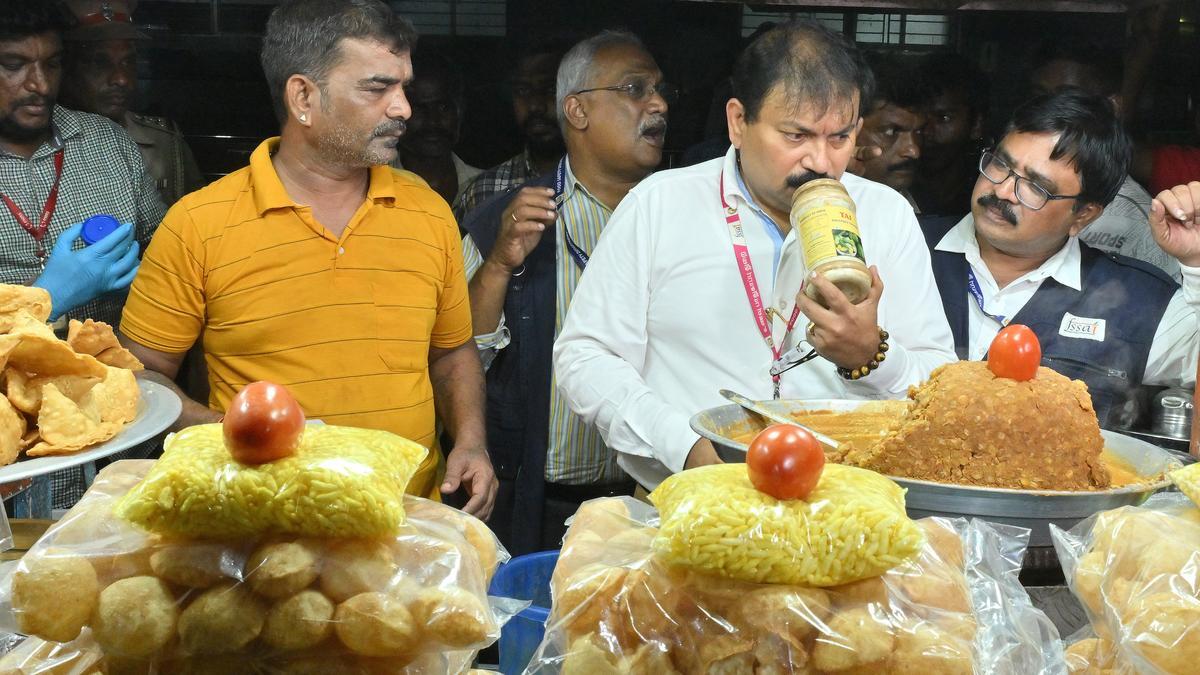 Officials raid 58 pani puri shops in Chennai find unhygienic practices