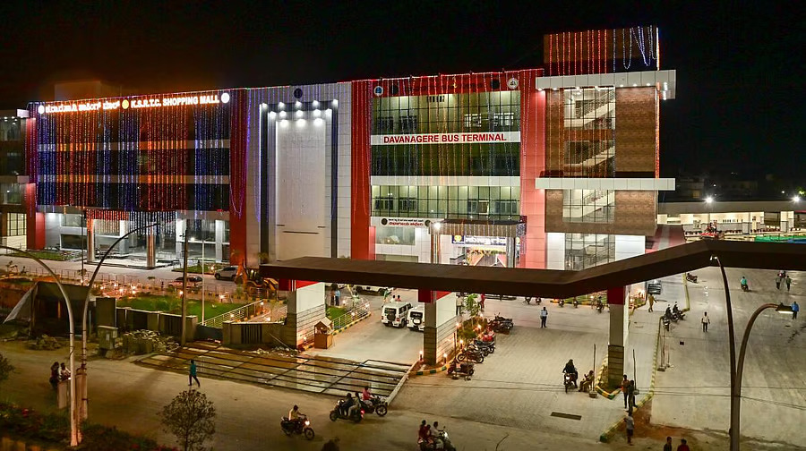 Davangere bus stand mall remains vacant despite multiple tenders