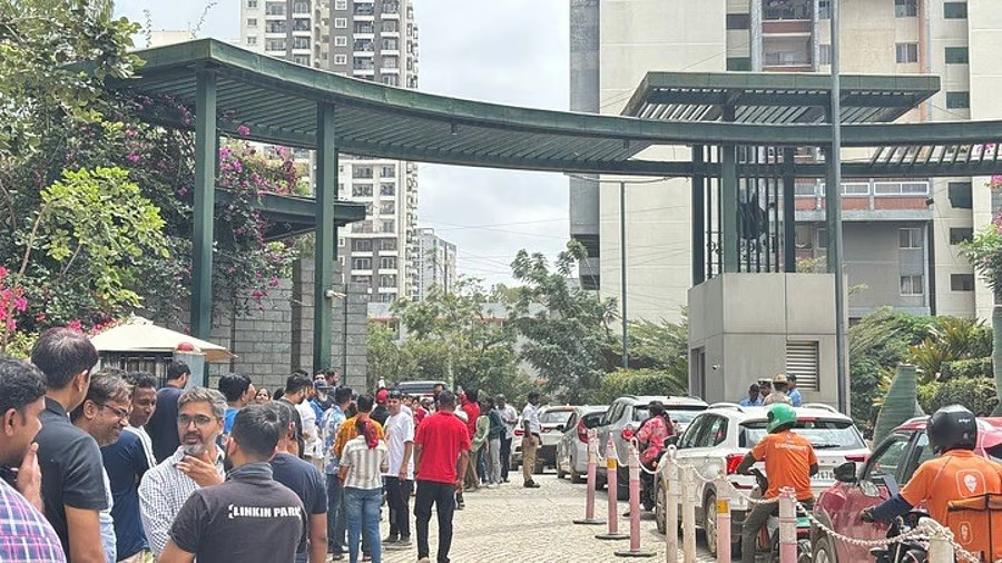 Frustrated with poor road conditions Bengaluru residents stage peaceful protest