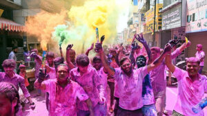 Why is this city so boring Womans Holi post on Bengaluru sparks debate Netizens call her culturally unaware